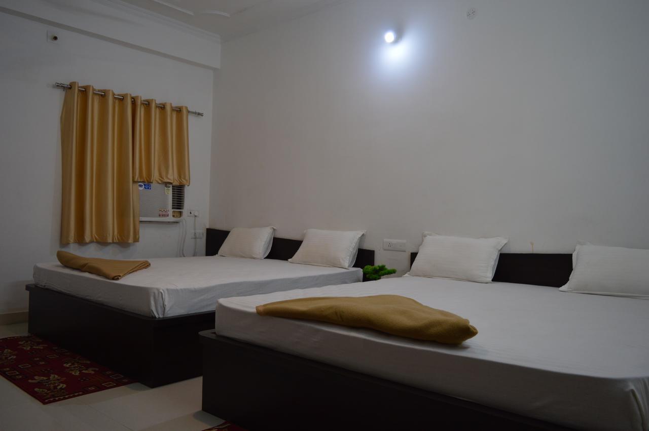 Nagina Palace Hotel Bodhgaya Bagian luar foto
