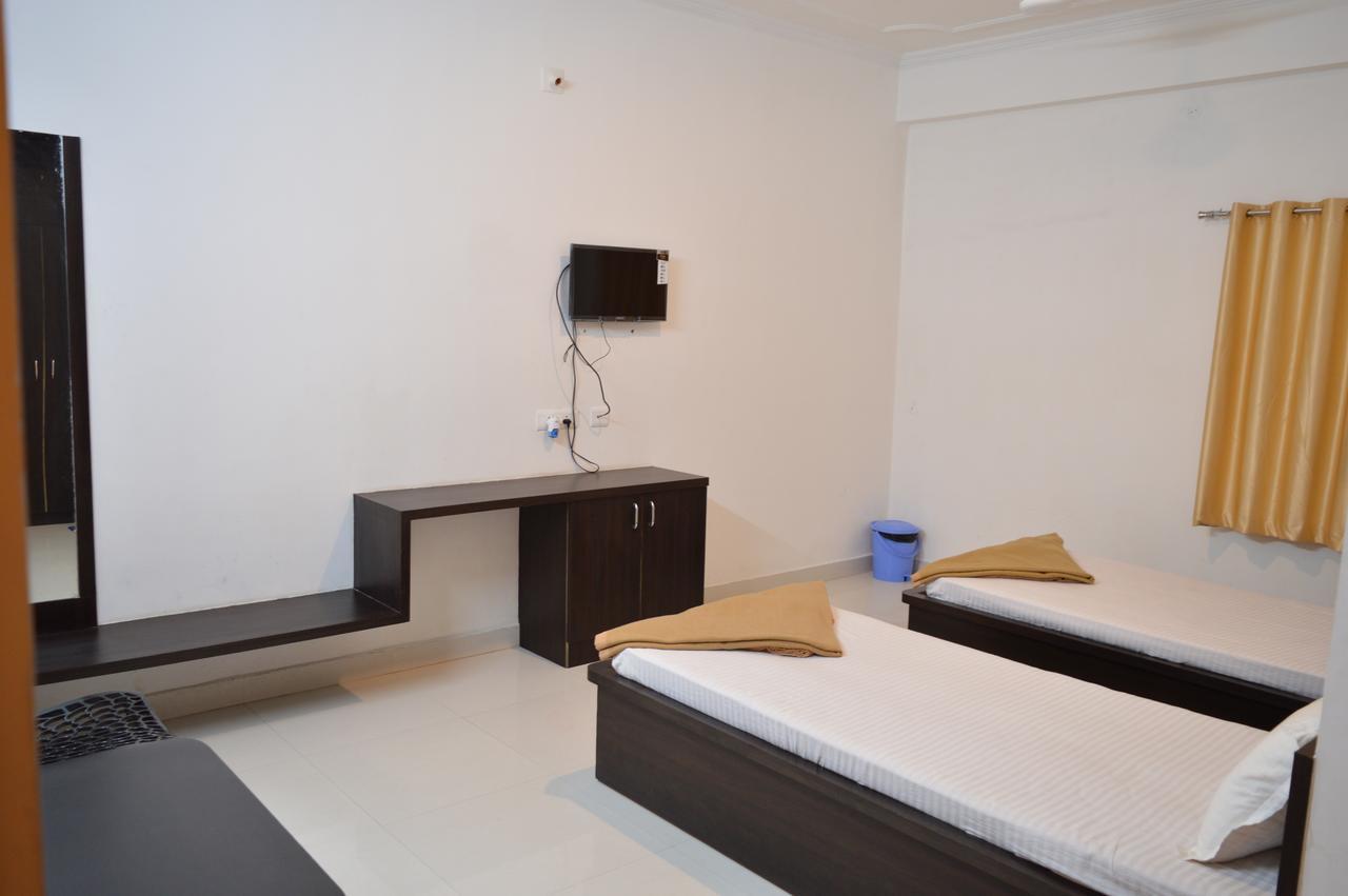 Nagina Palace Hotel Bodhgaya Bagian luar foto